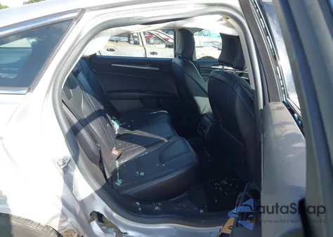 2017 Ford Fusion Hybrid Titanium z USA, uszkodzony, nr VIN 3FA6P0RU7HR196032